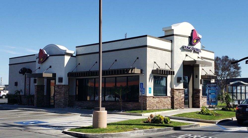 Warner Grand Plaza: 2212-2246 South Grand Avenue, Santa Ana, CA 92705